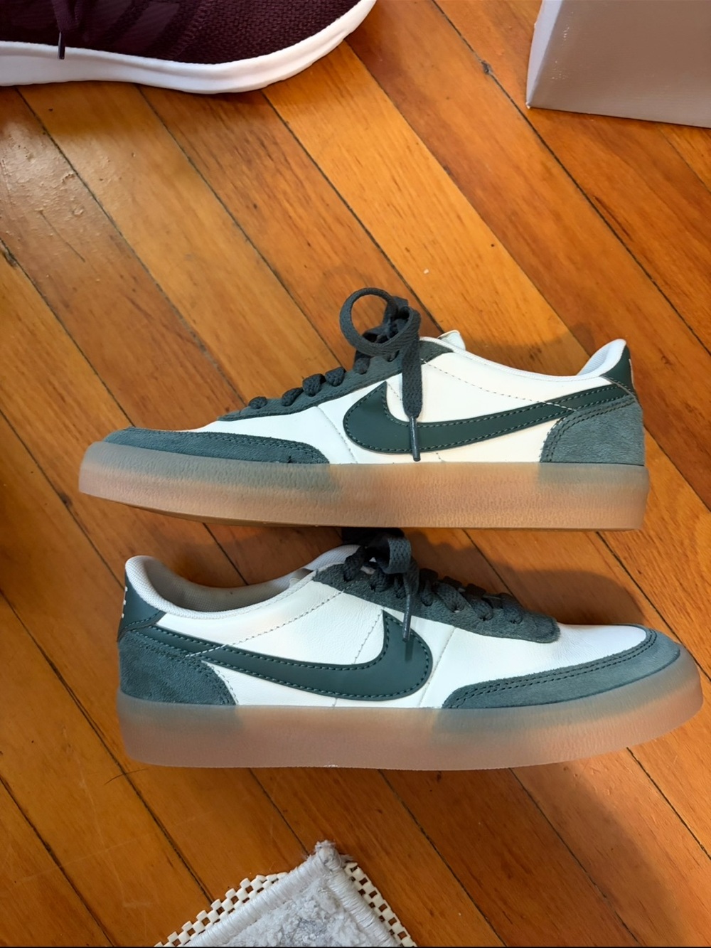 Nike Killshot 2 Women’s 6 White and Green Suede Low-Top Sneakers New